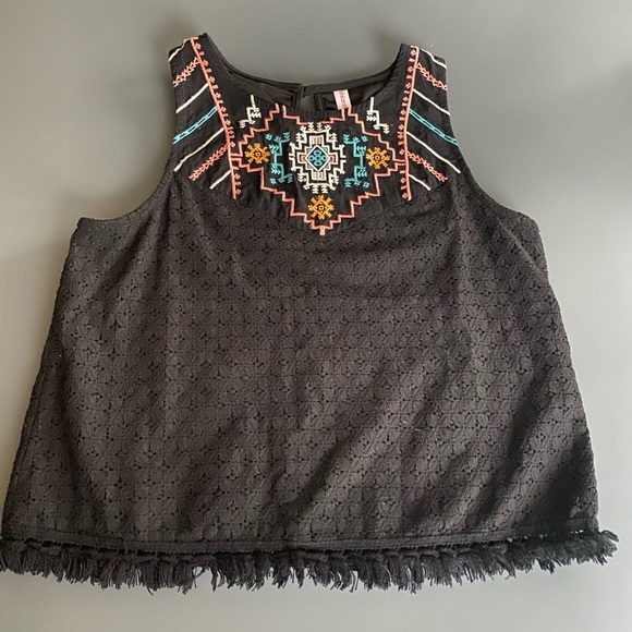 Black Patterned Tank Top - Picture 1 of 1